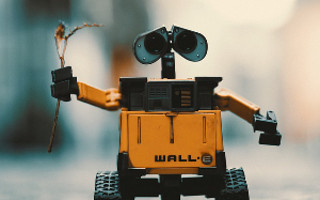 机器人也爱搭便车？？？？水下搭乘鲨鱼列车是它的日常